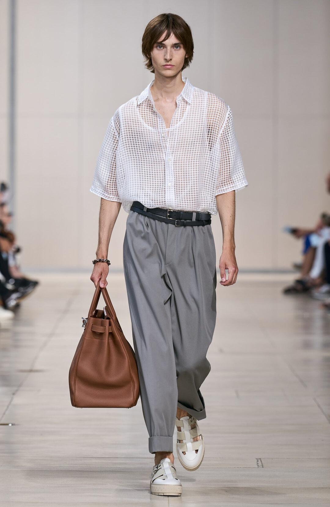 Mini-short et transparences pour l'homme Hermès