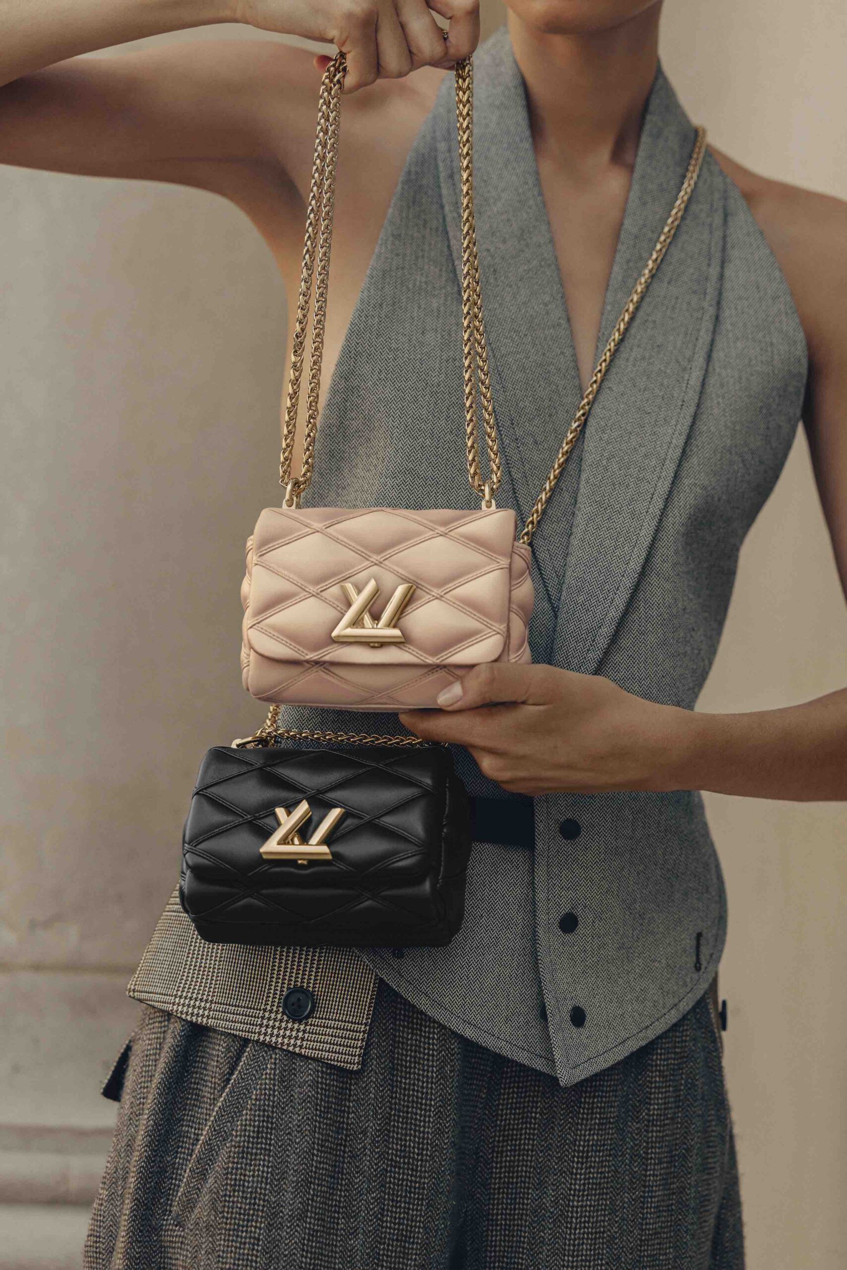 New Louis Vuitton Limited Edition Monogram Gold Chain Shoulder Bag 